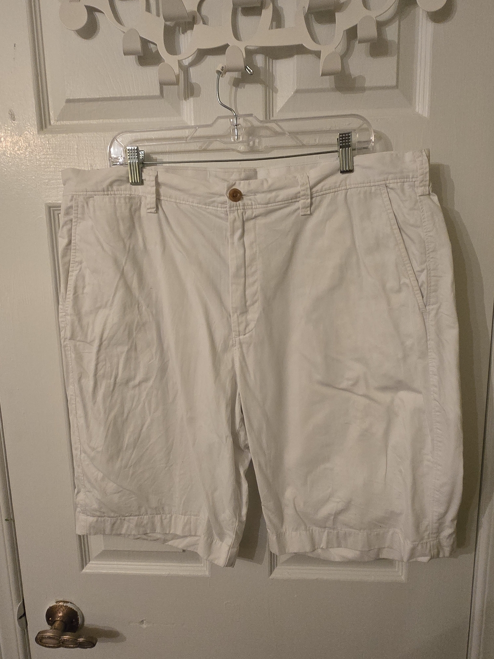 J. Crew Men’s White Flat-Front Cotton Shorts